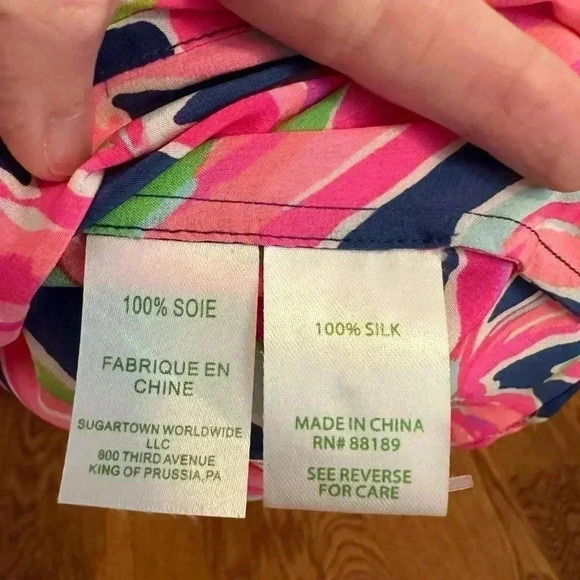 Lilly Pulitzer Elsa Sunny Should Silk Top in Banana Flambé Print - Size XS - Picture 5 of 13